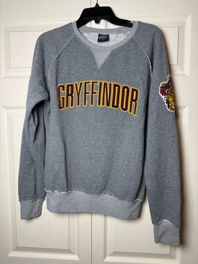 Universal Studio Wizarding World of Harry Potter Gryffindor Sweatshirt